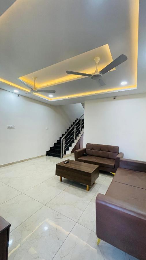 Luxurious 3 Bhk Villa In Bhuj - Shivani Homestay ภายนอก รูปภาพ