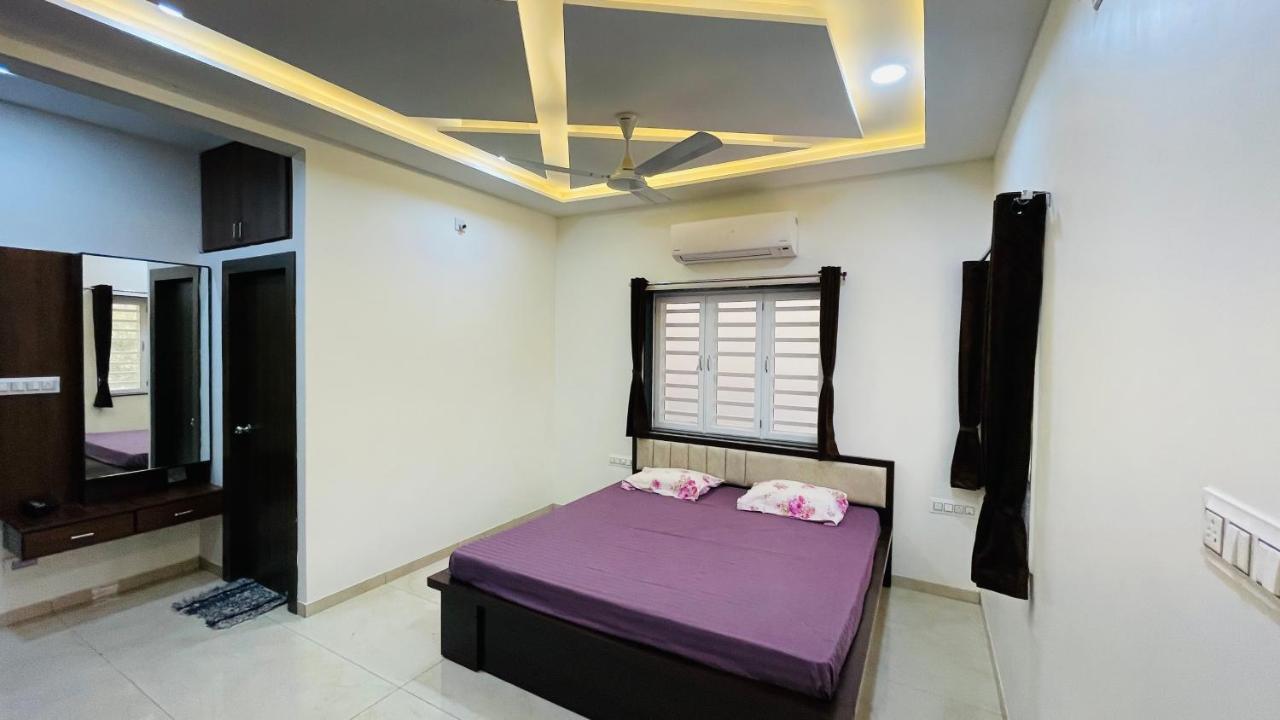 Luxurious 3 Bhk Villa In Bhuj - Shivani Homestay ภายนอก รูปภาพ