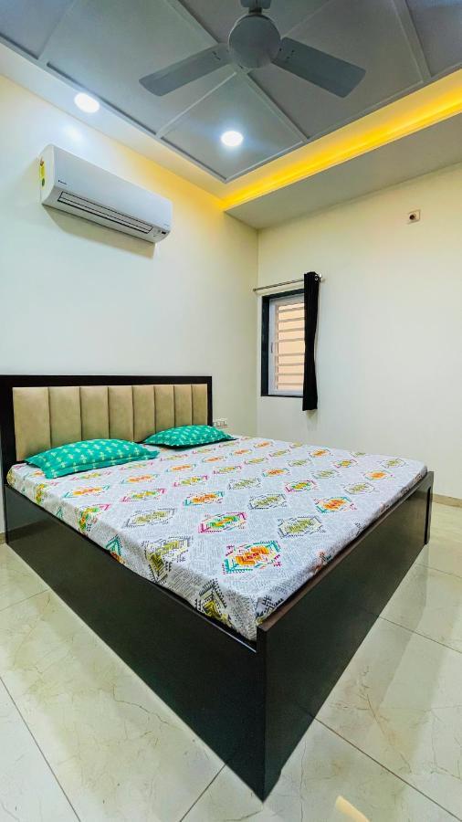 Luxurious 3 Bhk Villa In Bhuj - Shivani Homestay ภายนอก รูปภาพ